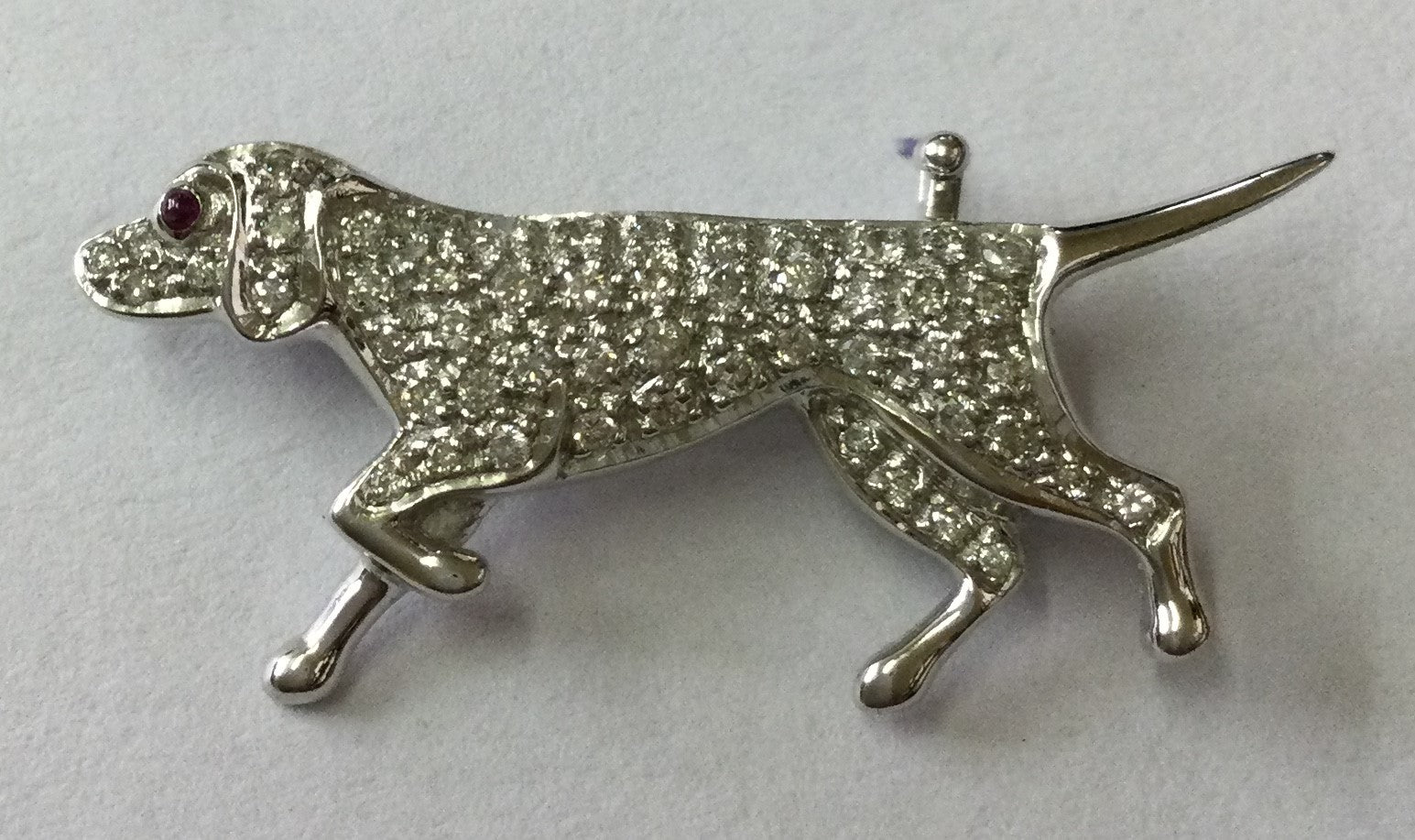 18ct White Gold Dia Encr Dog Rby Eye