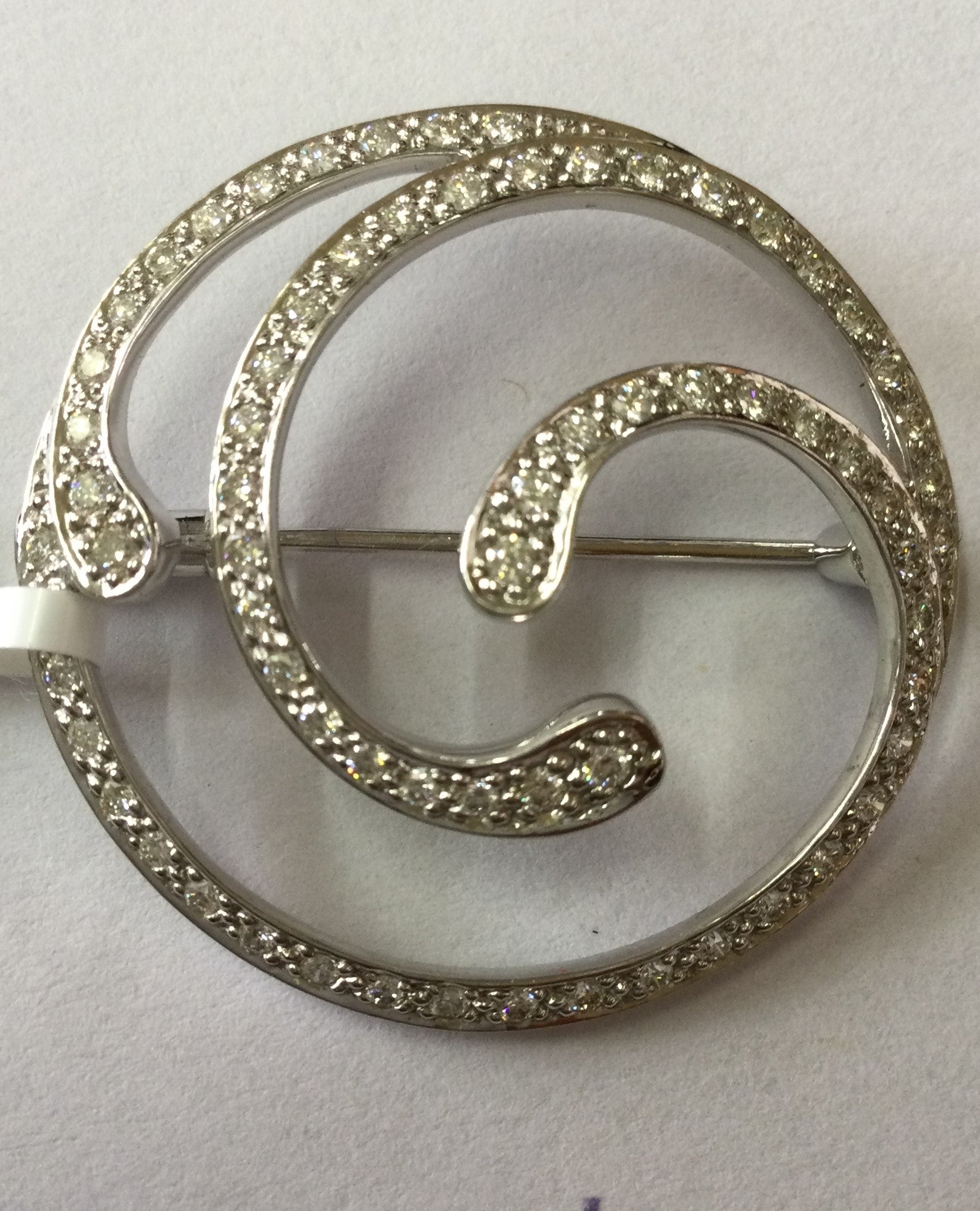 18ct White Gold  Dia Circ Swirl