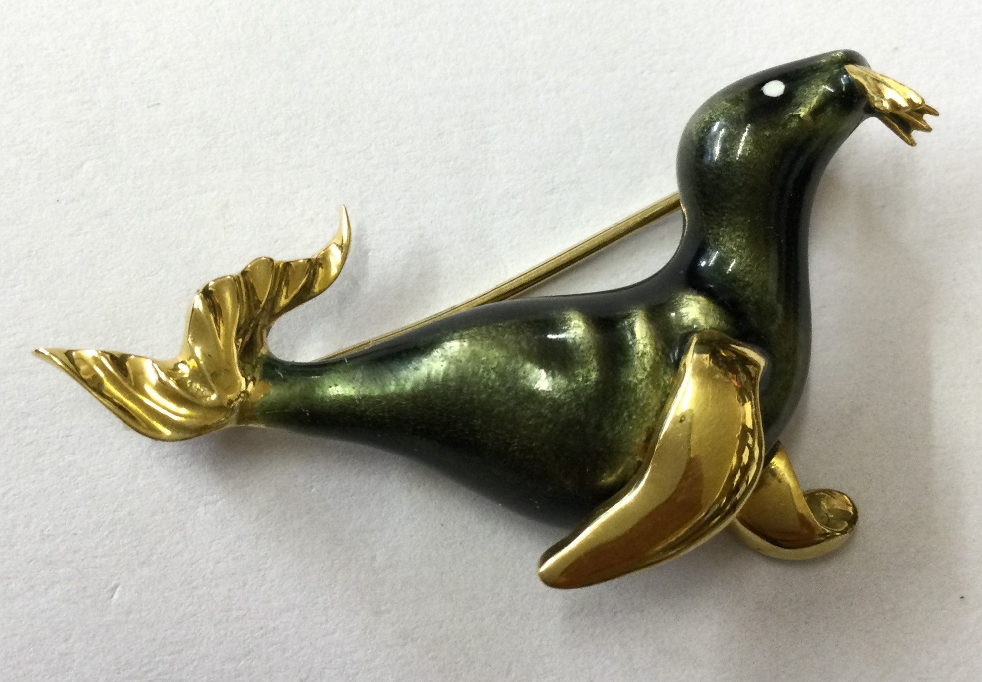 18ct Gold Enamel Walrus