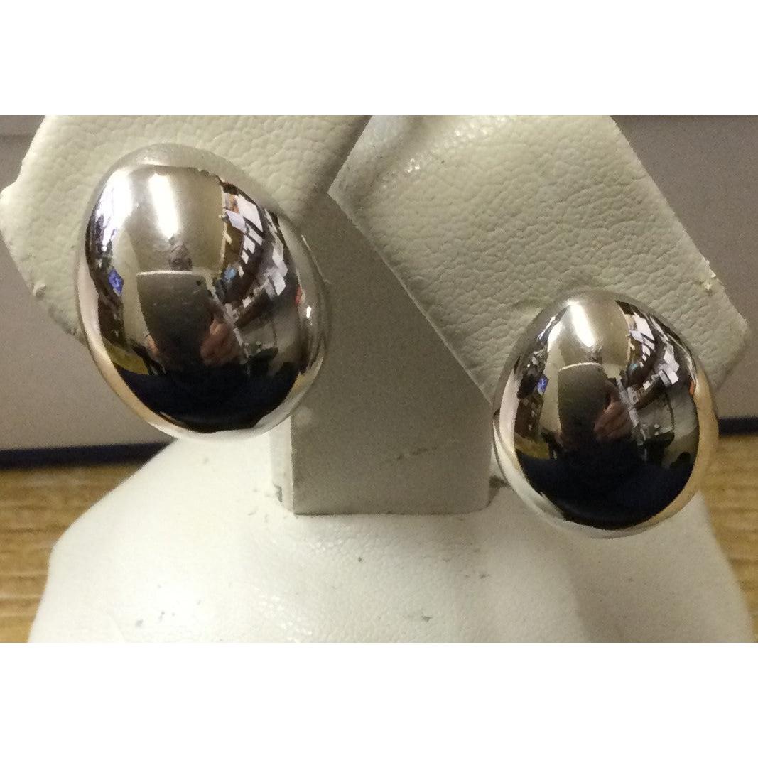 9ct White Gold Egg Shaped Huggy
