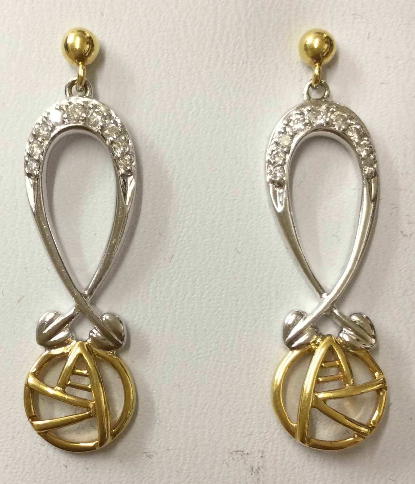 18ct Gold Carrick Drop Dia .17
