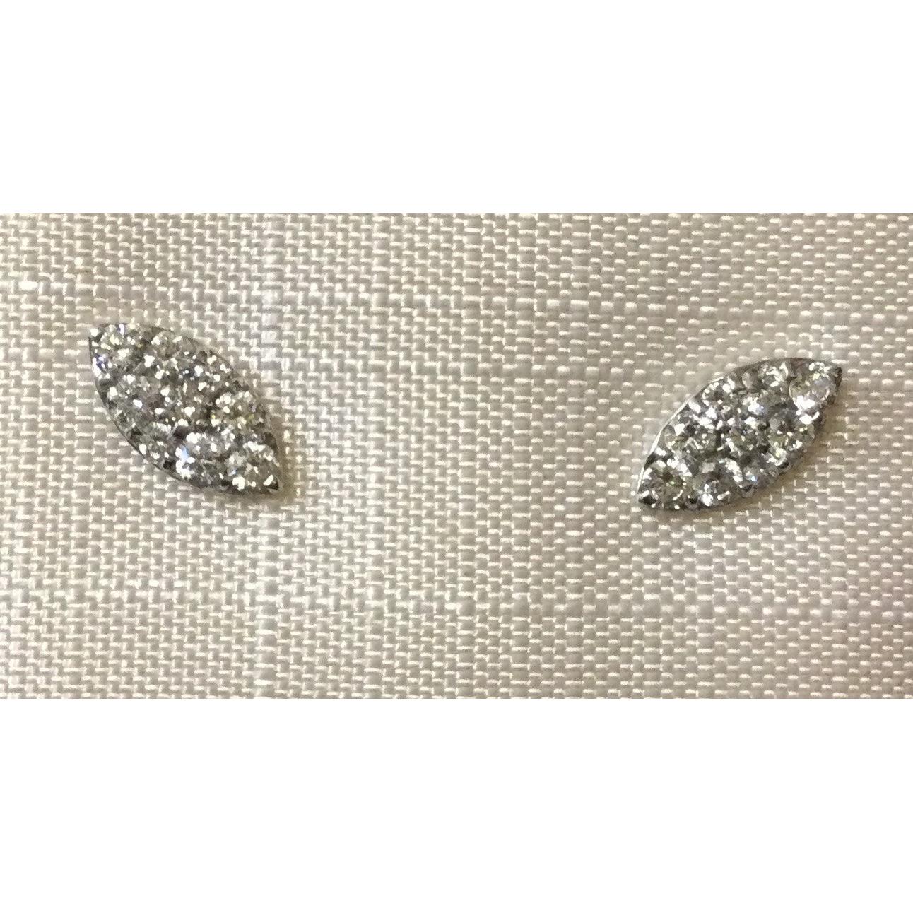 18ct White Gold 9 Dia Marq Shpd Stu