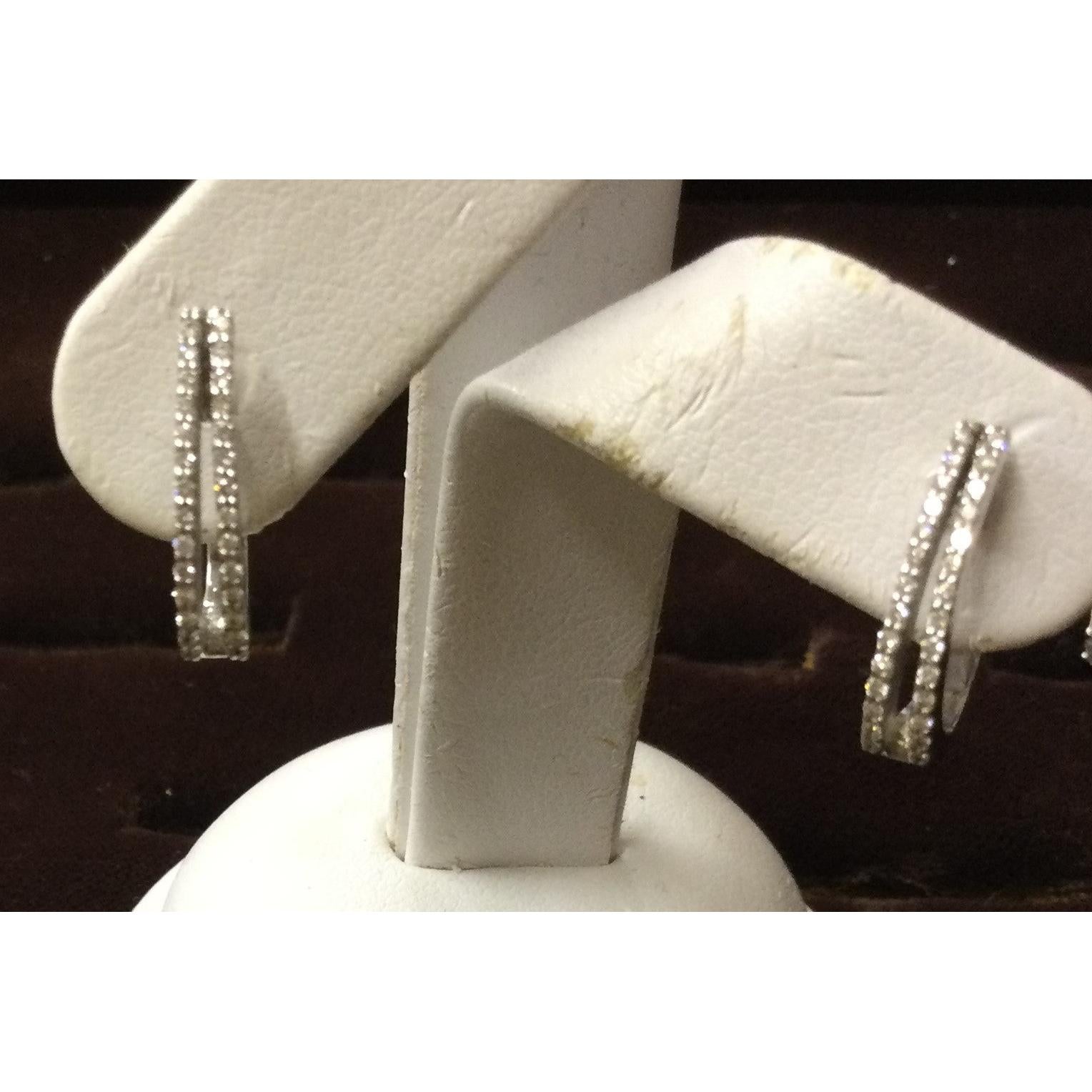 18ct White Gold 2row Huggy Diam