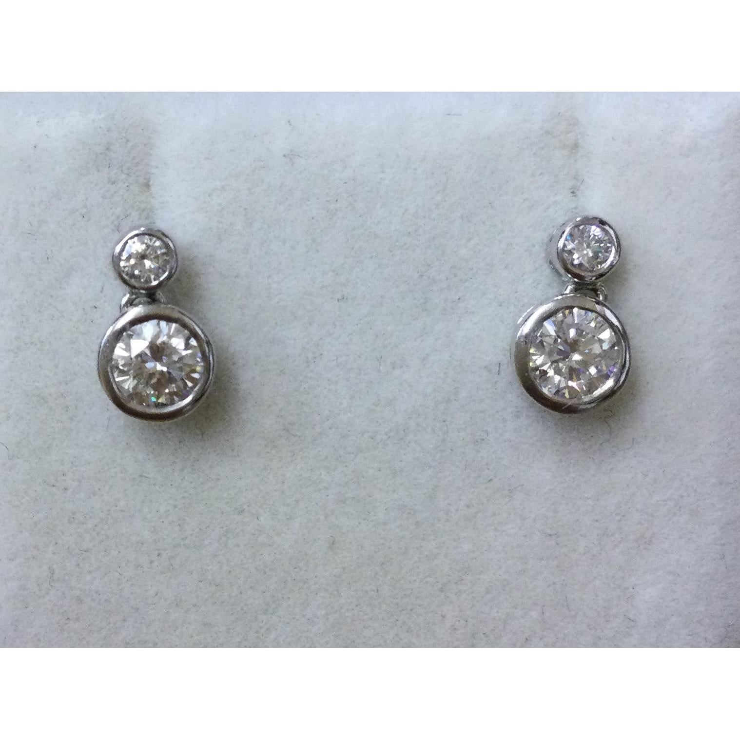 18ct White Gold 2dia R/O Stud