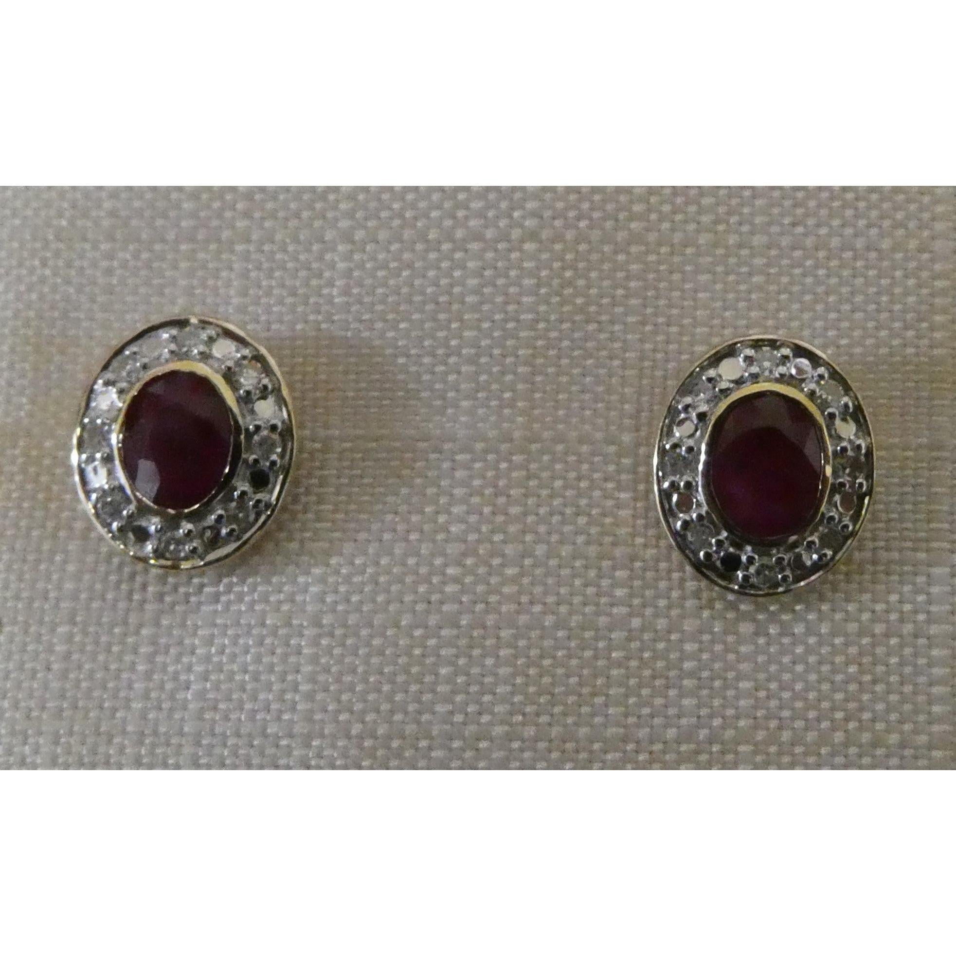 9ct gold  Ovlru-8dia Clust-Stud