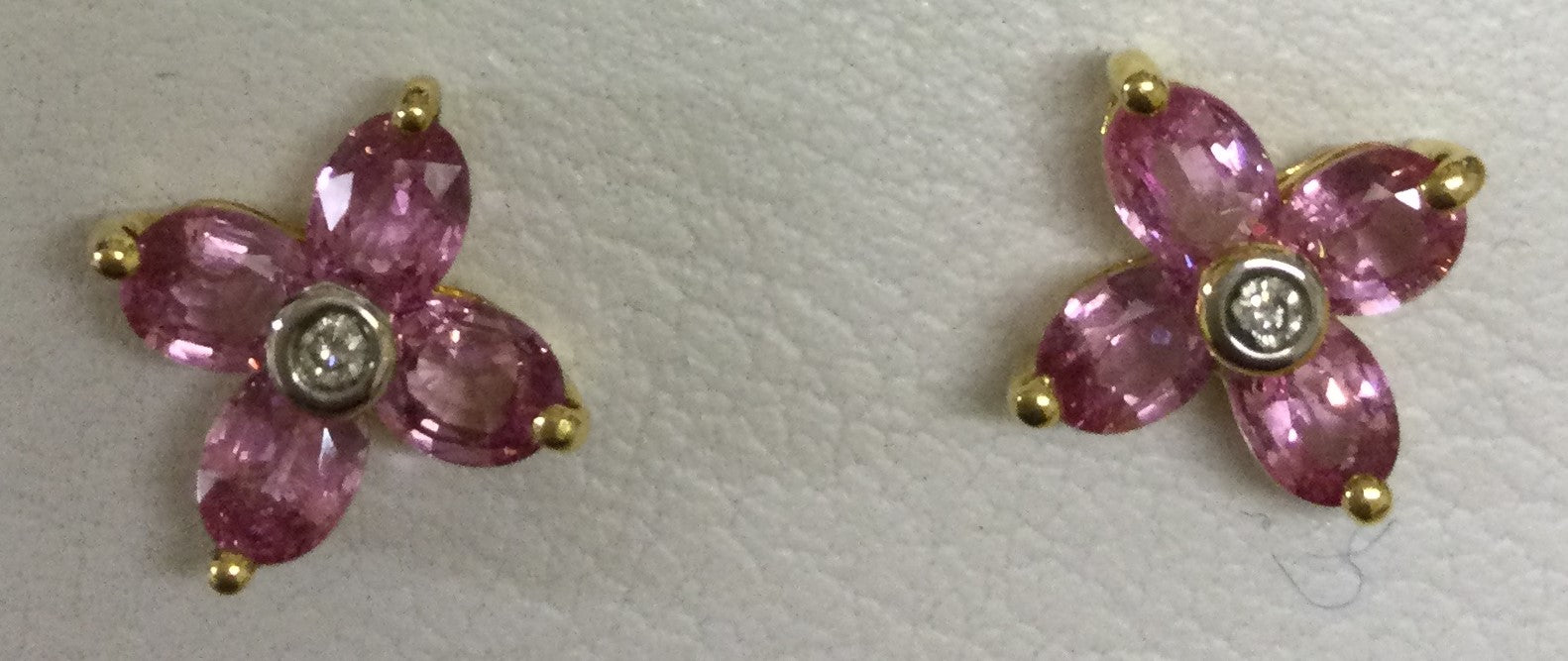 18ct Yellow Gold 4pksap/Dia Std