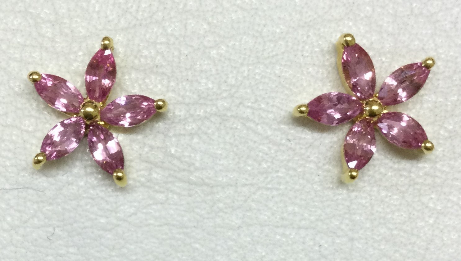 18ct Yellow Gold 5mrq Psap Flwr Stud