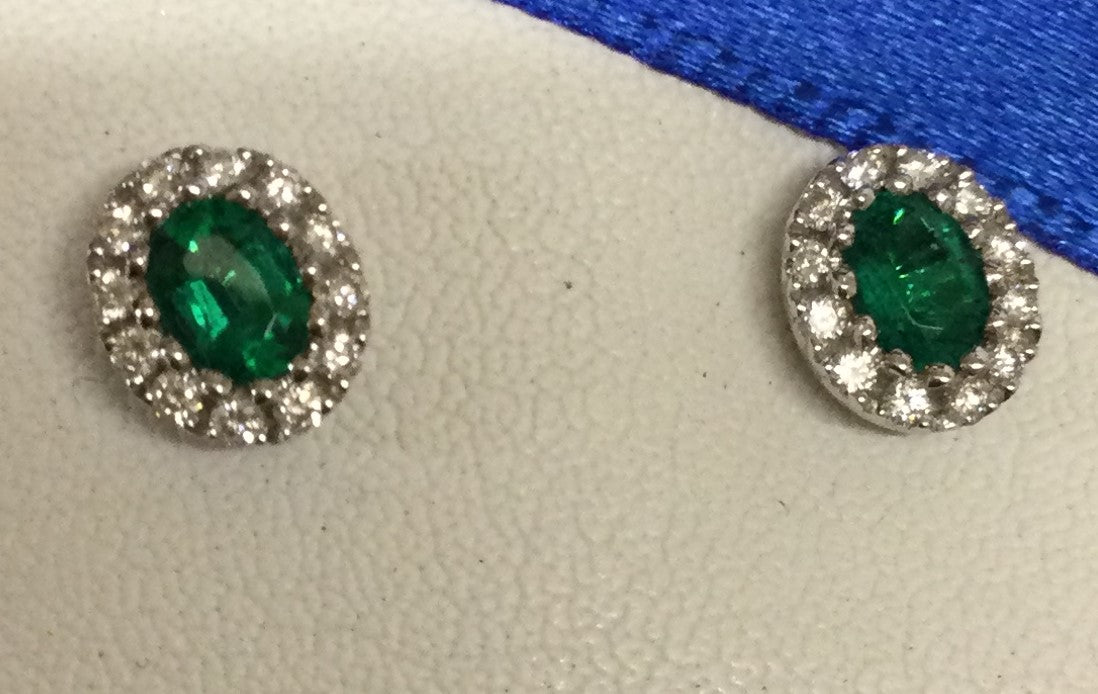 18ct White Gold Ov Eme/12dia Stud