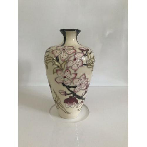 Butterworth Vase