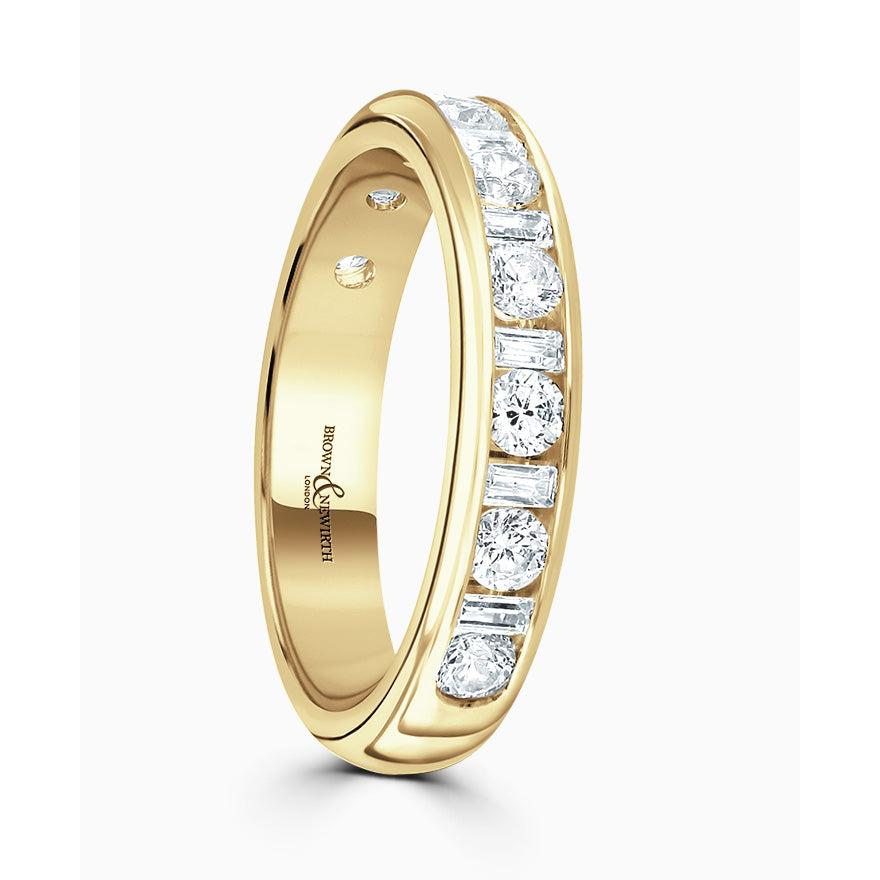 18ct Yellow Gold ring set with 0.8ct diamonds (4.00mm width)