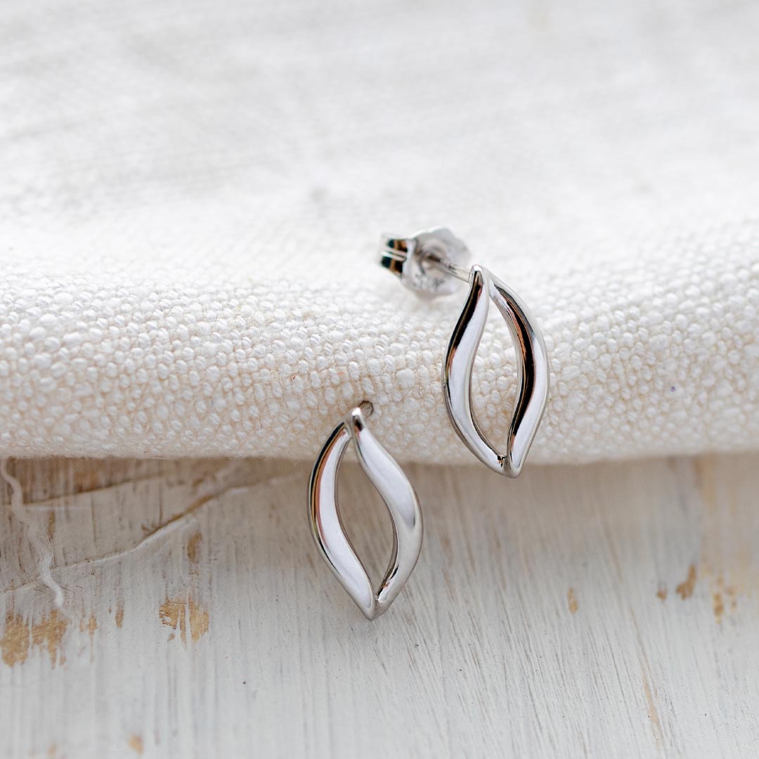 Kit Heath-Silver Entwine Twine Link Stud Earrings-Dipples Jewellers